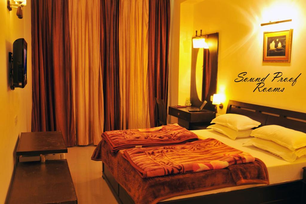 Hotel Hong Kong Inn Amritsar Dış mekan fotoğraf