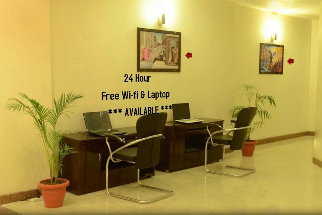 Hotel Hong Kong Inn Amritsar Oda fotoğraf