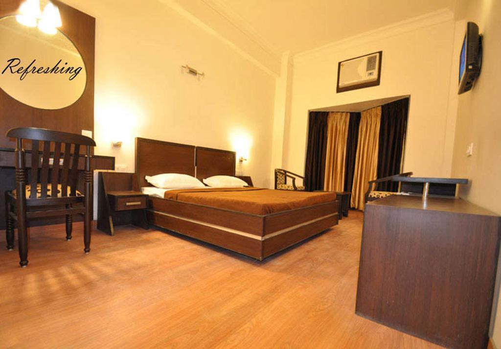 Hotel Hong Kong Inn Amritsar Oda fotoğraf