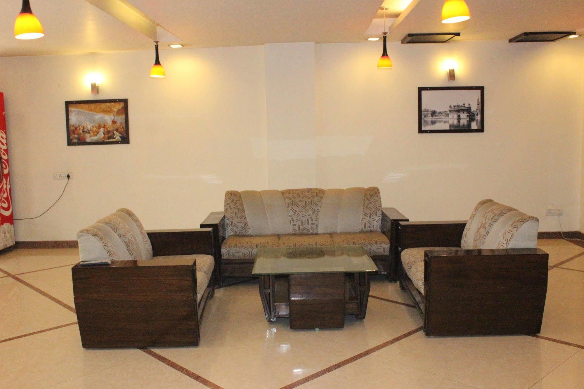 Hotel Hong Kong Inn Amritsar Dış mekan fotoğraf