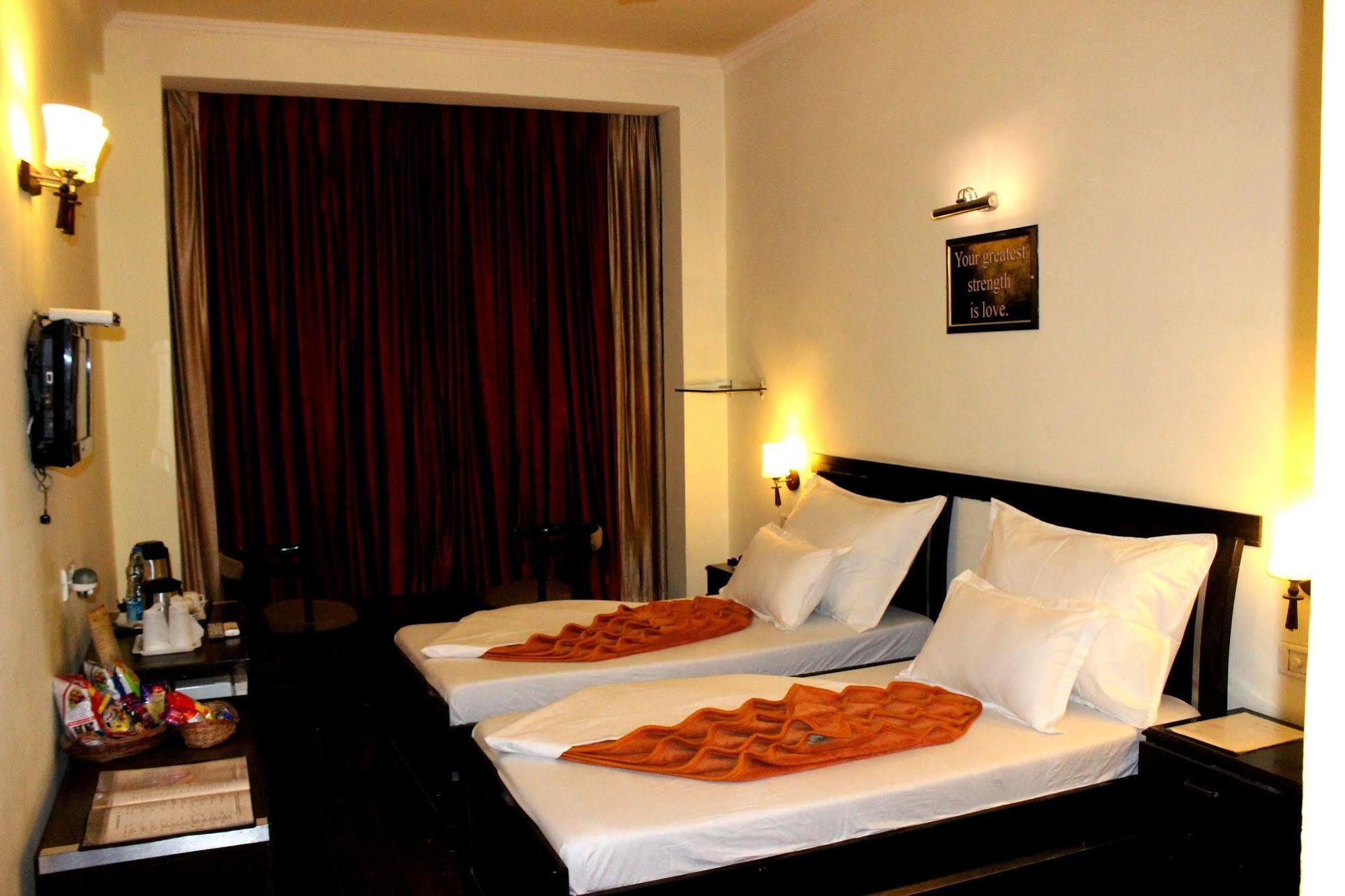Hotel Hong Kong Inn Amritsar Dış mekan fotoğraf