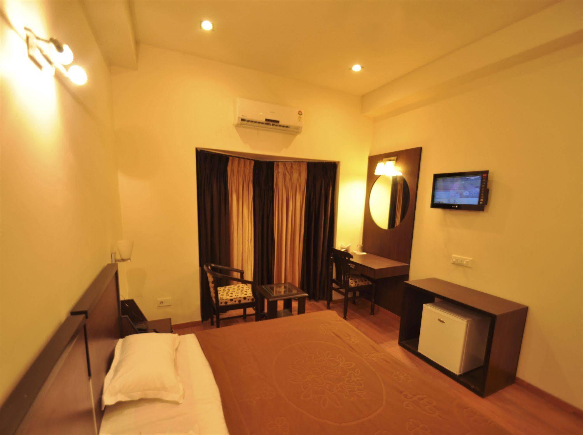 Hotel Hong Kong Inn Amritsar Dış mekan fotoğraf