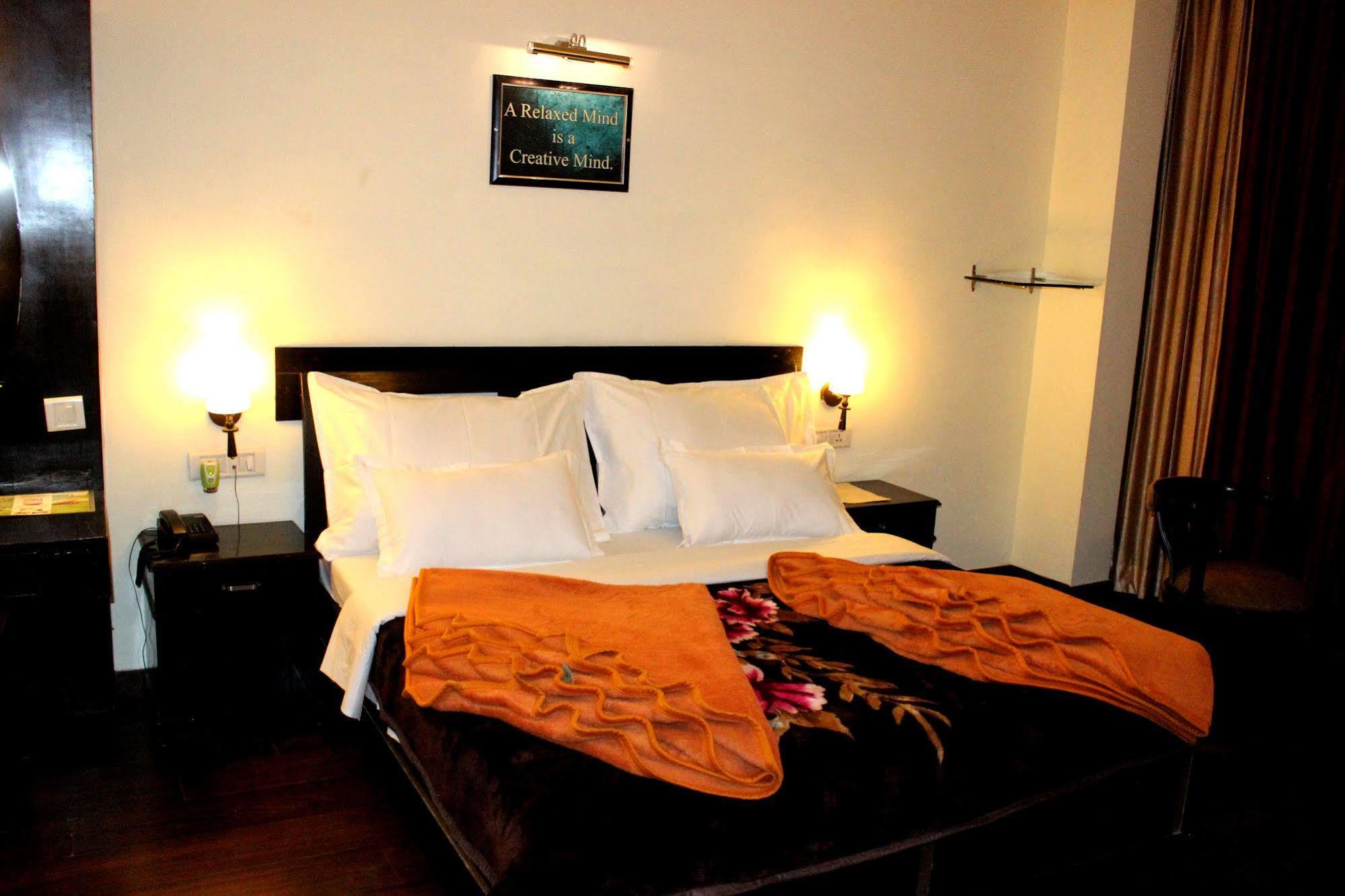 Hotel Hong Kong Inn Amritsar Dış mekan fotoğraf