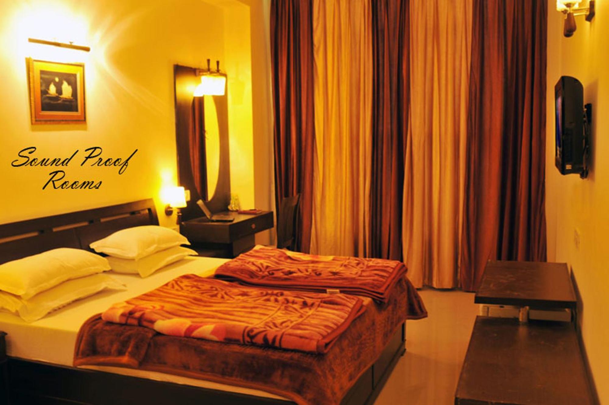 Hotel Hong Kong Inn Amritsar Dış mekan fotoğraf